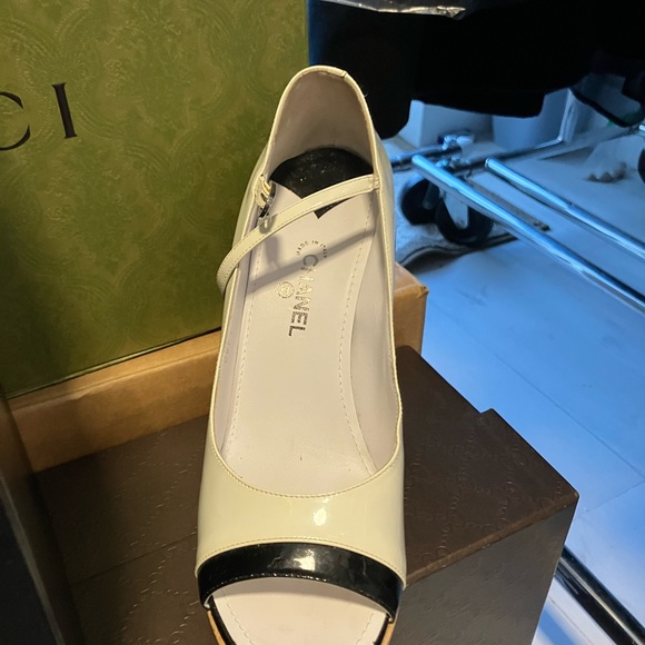 Chanel worn once broken ankle .38 Unique and magnificent. now $300 now $200 - Picture 15 of 15